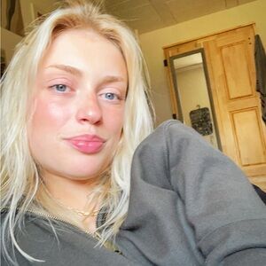 Meet your Posher, Claire